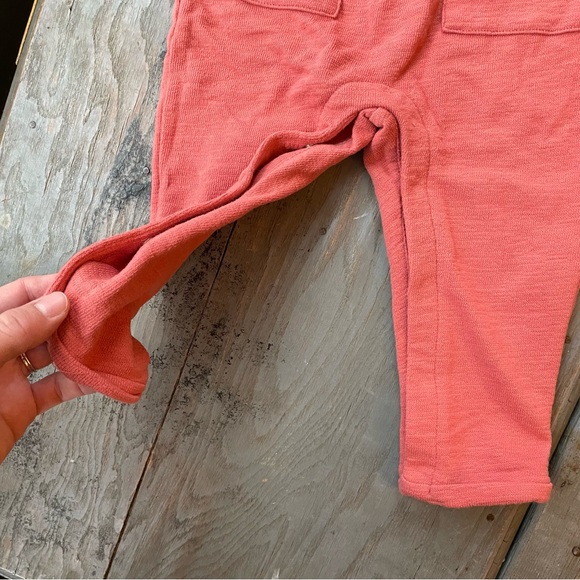 Old Navy super cute one piece jumpsuit | size 2T - Picture 3 of 5